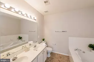 25340 Lake Mist Square, Chantilly, VA 20152 - Photo 26