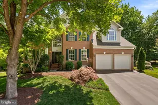 20460 Swan Creek Ct, Sterling, VA 20165 - Photo 2