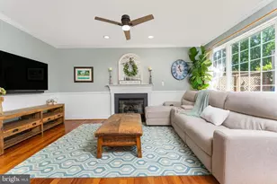 25504 Heathfield Cir, Chantilly, VA 20152 - Photo 14