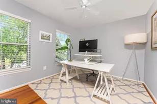 25504 Heathfield Cir, Chantilly, VA 20152 - Photo 24