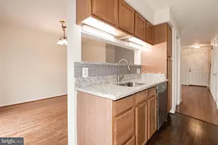 22037 Manning Square, Sterling, VA 20166 - Photo 18