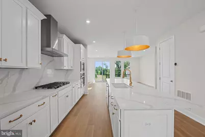 42100 Picasso Square, Brambleton, VA 20148 - Photo 4