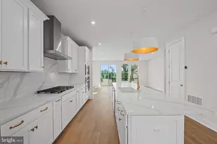 42100 Picasso Sq, Brambleton, VA 20148 - Photo 4