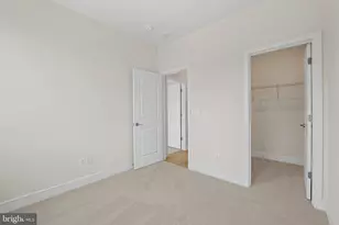 42100 Picasso Sq, Brambleton, VA 20148 - Photo 16