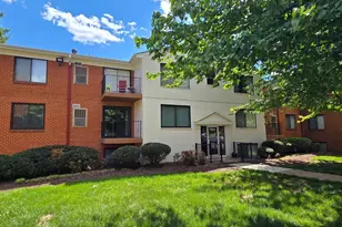 125 Clubhouse Dr SW, Leesburg, VA 20175 - Photo 2