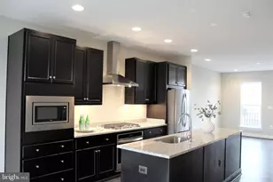 23016 Lavallette Square, Brambleton, VA 20148 - Photo 6