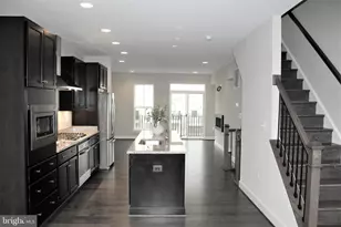 23016 Lavallette Square, Brambleton, VA 20148 - Photo 8