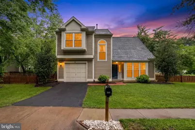 301 Deerpath Avenue SW, Leesburg, VA 20175 - Photo 2