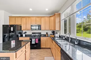 44125 Peirosa Terrace, Chantilly, VA 20152 - Photo 6