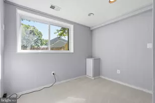 7 Abbey Cir, Sterling, VA 20164 - Photo 28