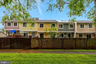 43 Sugarland Square Ct, Sterling, VA 20164 - Photo 32
