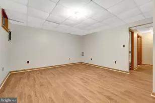43 Sugarland Square Ct, Sterling, VA 20164 - Photo 26