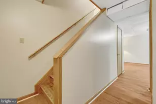 43 Sugarland Square Ct, Sterling, VA 20164 - Photo 24