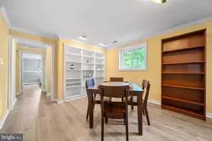207 Silverleaf Dr, Sterling, VA 20164 - Photo 44