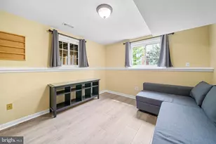 207 Silverleaf Dr, Sterling, VA 20164 - Photo 40