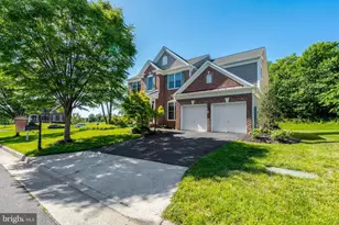 43896 Churchill Glen Dr, Chantilly, VA 20152 - Photo 1