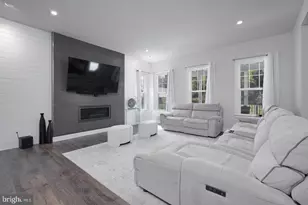 24385 White Elm Pl, Aldie, VA 20105 - Photo 18