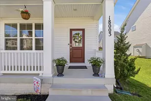 18003 Lake Front Cir, Round Hill, VA 20141 - Photo 2