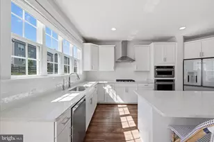 18003 Lake Front Cir, Round Hill, VA 20141 - Photo 20