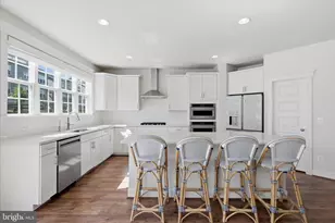 18003 Lake Front Cir, Round Hill, VA 20141 - Photo 16