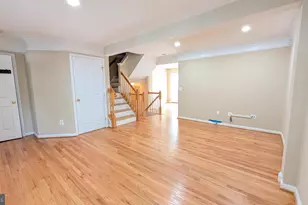 211 Shirley Square SE, Leesburg, VA 20175 - Photo 4