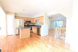 211 Shirley Square SE, Leesburg, VA 20175 - Photo 6