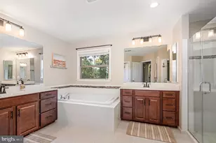 24846 Somerby Dr, Chantilly, VA 20152 - Photo 30