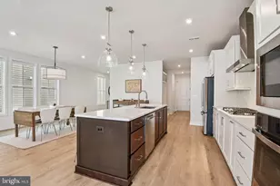 41800 Mellowed Ivory Pl, Brambleton, VA 20148 - Photo 8