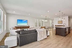41800 Mellowed Ivory Pl, Brambleton, VA 20148 - Photo 8