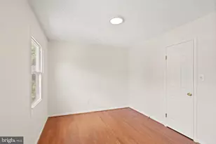 104 Briarwood Ct, Sterling, VA 20164 - Photo 38