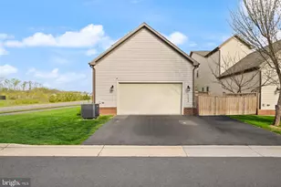 22986 Bubbling Brook Dr, Brambleton, VA 20148 - Photo 46