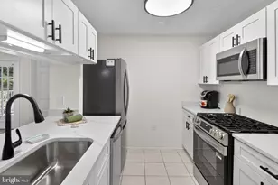 21009 Timber Ridge Terrace, Ashburn, VA 20147 - Photo 2