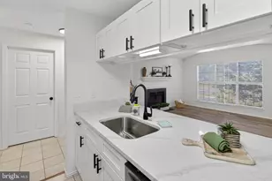 21009 Timber Ridge Terrace, Ashburn, VA 20147 - Photo 2