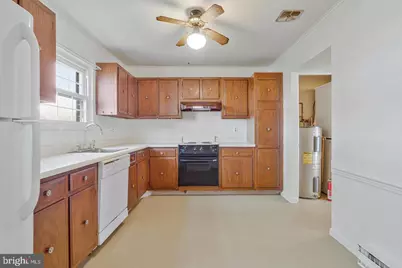 322 E Maple Avenue, Sterling, VA 20164 - Photo 1