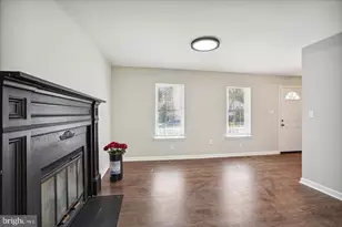 10 Red Wing Ct, Sterling, VA 20164 - Photo 4