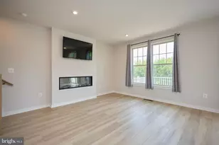 1035 Venifena Terrace SE, Leesburg, VA 20175 - Photo 8