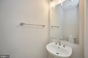 1035 Venifena Terrace SE, Leesburg, VA 20175 - Photo 14
