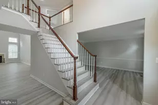 22829 Queensbridge Dr, Ashburn, VA 20148 - Photo 2