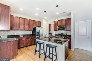 23417 Gardenwalk Dr, Ashburn, VA 20148 - Photo 12