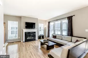 23417 Gardenwalk Dr, Ashburn, VA 20148 - Photo 14