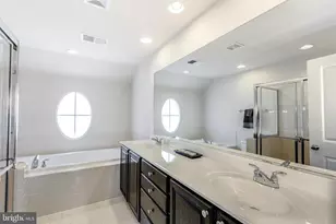 23417 Gardenwalk Dr, Ashburn, VA 20148 - Photo 10