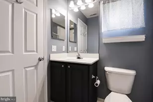 23014 Fontwell Square, Sterling, VA 20166 - Photo 24