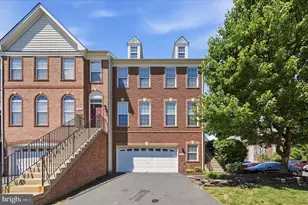 20047 Northville Hills Terrace, Ashburn, VA 20147 - Photo 2