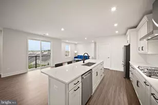 23640 Bolton Cres Terrace, Ashburn, VA 20148 - Photo 18
