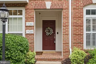 19283 Winmeade Dr, Leesburg, VA 20176 - Photo 4