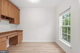 19283 Winmeade Dr, Leesburg, VA 20176 - Photo 10