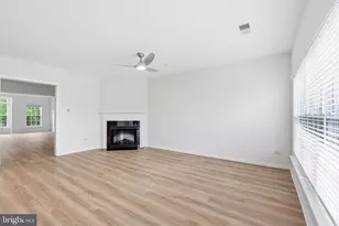 19283 Winmeade Dr, Leesburg, VA 20176 - Photo 16