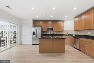 19283 Winmeade Dr, Leesburg, VA 20176 - Photo 14