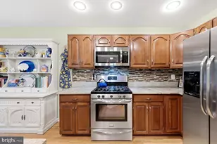 21283 Smokehouse Ct, Ashburn, VA 20147 - Photo 6
