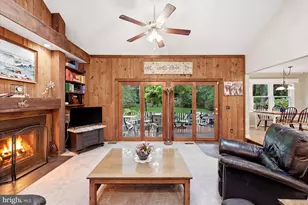 21283 Smokehouse Ct, Ashburn, VA 20147 - Photo 10